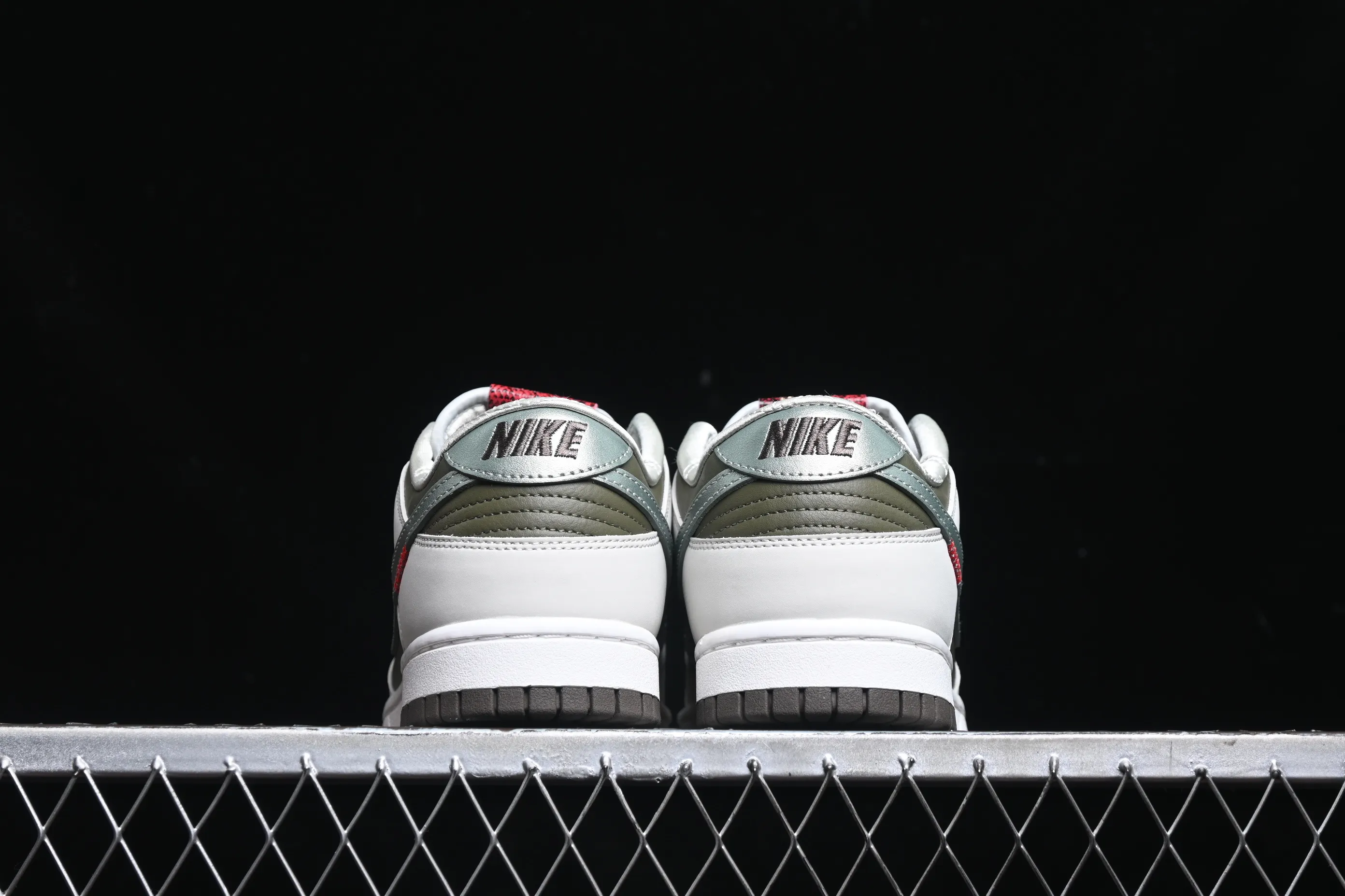All Categories Nk SB Dunk Series Nk SB Dunk Low Low-top sneakers Nk Dunk Low "Year of the Snake" Year of the Snake Spring Festival limited low-top casual sneakers HV5980-231
